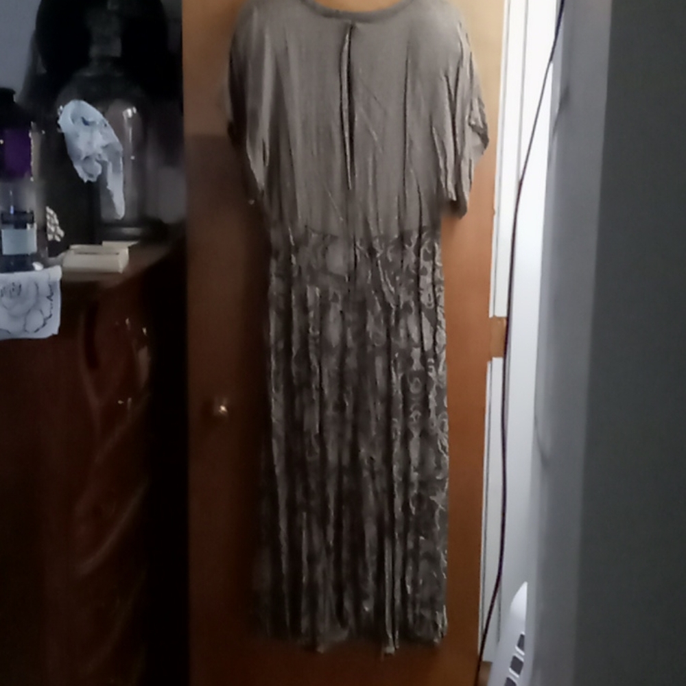 Dress - Picture 6 of 8